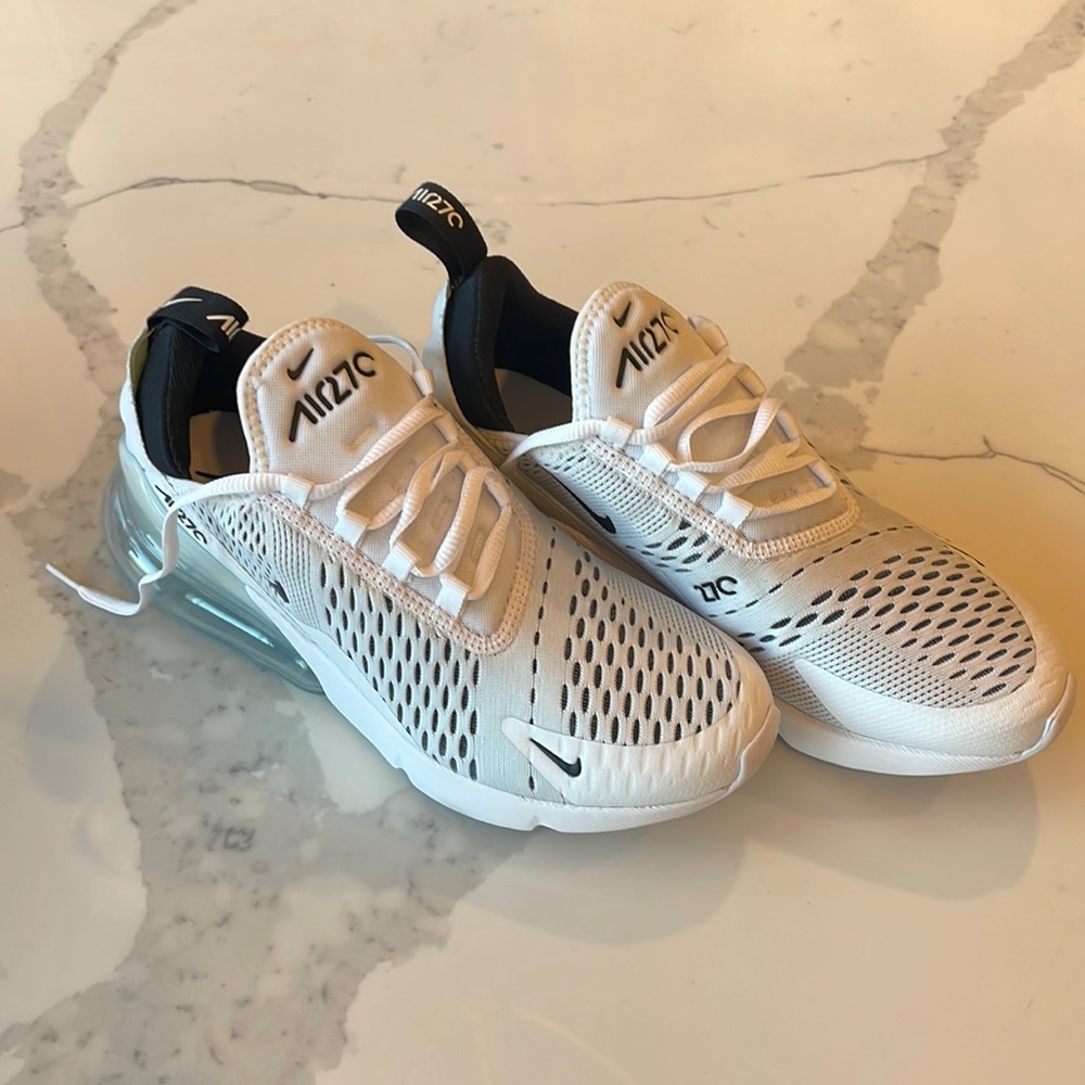 Nike Air Max 270 new never worn size US 8 women’s